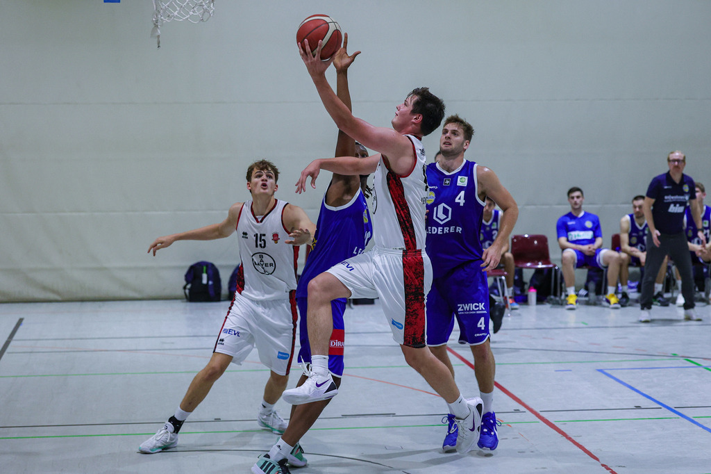 Regio Test BAYER GIANTS vs EN Baskets Schwelm-88 | Fotos von Basketballspielen aus dem Raum NRW fotografiert von Gero Mueller-Laschet und Daniel Schaefer - Realisiert mit Pictrs.com