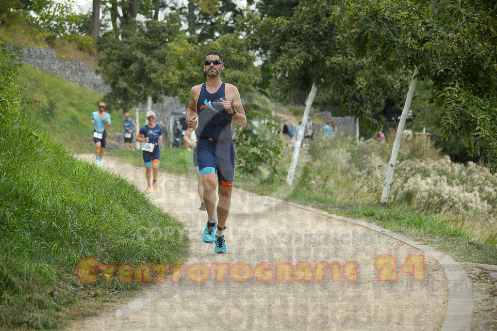 250824_1359_EX1_4497 | Sportfotografie im Rhein-Sieg Kreis, Köln, Bonn, NRW, Rheinland Pfalz, Hessen, etc. Unser Tätigkeitsfeld umfasst den Laufsport vom Volkslauf über den Marathon, Duathlon, Triathon bis zum Ultralauf wie Kölnpfad Ultra oder Schindertrail.