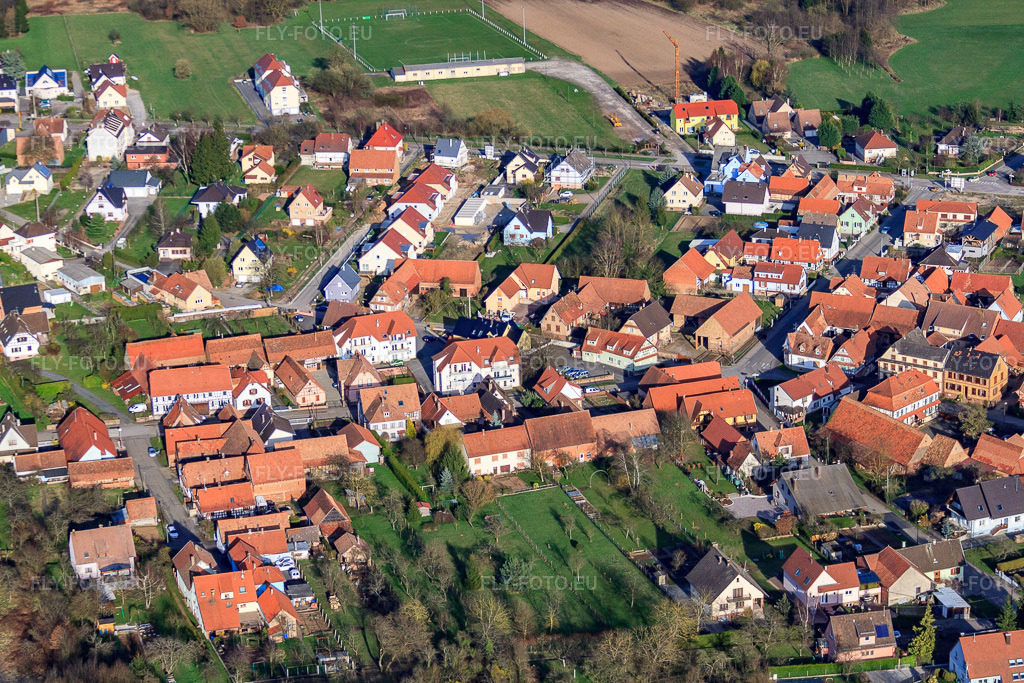 Vue aérienne: Vue de la ville depuis l'ouest à Morsbronn-les-Bains dans le département Bas Rhin, France – .Photo: IMG_38707.jpg prise le 20/03/2011 par Werner Riehm/FLY-FOTO.eu – Résolution de l'original: 4752 x 3168 px