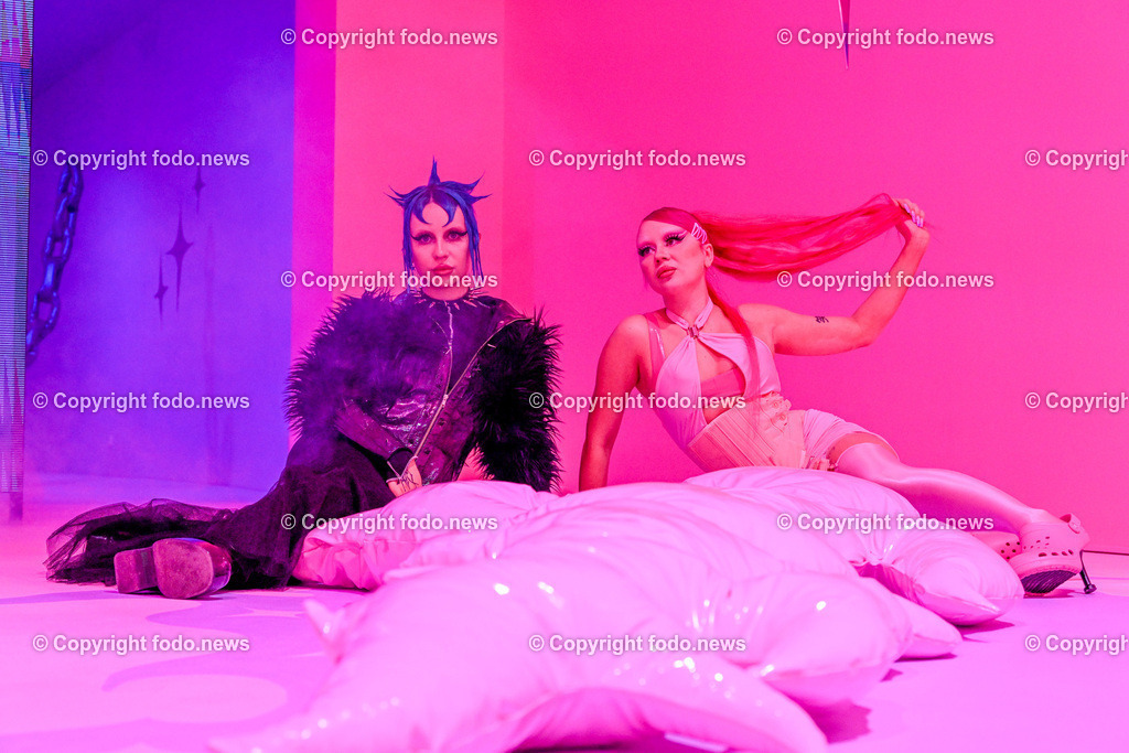 OK Offenes Kulturhaus Oberösterreich_ 28.03.2023-29 | 28.03.2023, OK Platz, AUT, OK Offenes Kulturhaus Oberoesterreich, im Bild Hannah & Lea Neckel (beyond the waterfall)