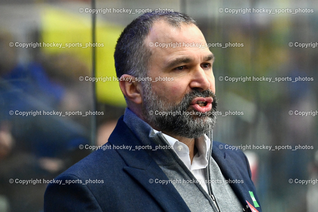 EC IDM Wärmepumpen VSV vs. HCB Südtirol Alperia | Pierre Allard Headcoach EC VSV, EC IDM Wärmepumpen VSV vs. HCB Südtirol Alperia, EC IDM Wärmepumpen VSV vs. HCB Südtirol Alperia am 28.12.2025 in Villach (Stadthalle Villach), Austria, (Photo by Bernd Stefan)