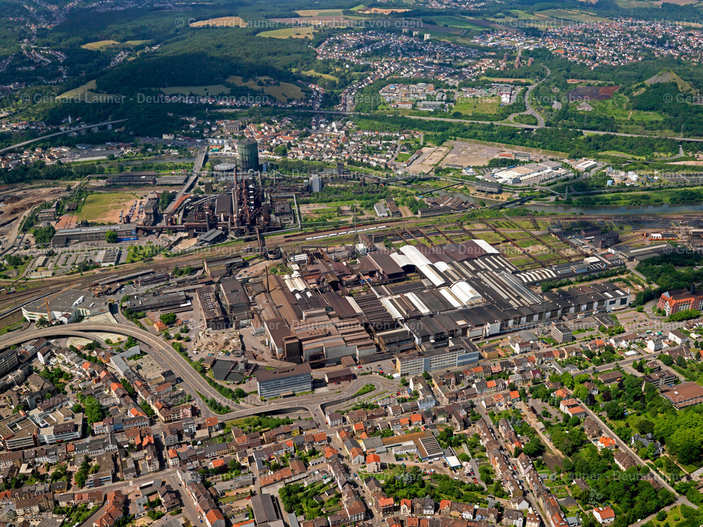2736056 | Die Völklinger Hütte ist das weltweit einzige vollständig erhaltene Eisenwerk weltweit.Es ist das erste Industriedenkmal dieser Epoche, das in die Welterbeliste der UNESCO aufgenommen wurde