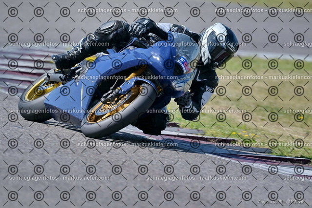 26BT02-0326 | markuskiefer.com - Realisiert mit Pictrs.com