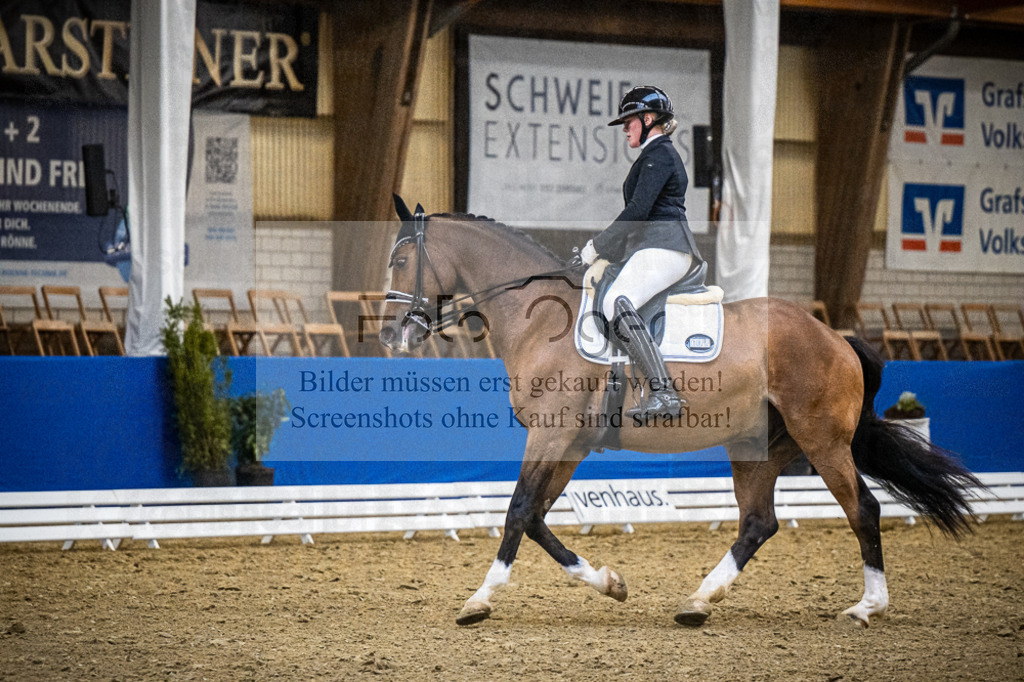 DOS_1138 | Entdecke hochwertige Reitturnierfotos von Foto Oger. Professionell, emotional und authentisch – jetzt Lieblingsmomente im Shop bestellen.Deutschlandweite Turnierfotografie. - Realisiert mit Pictrs.com