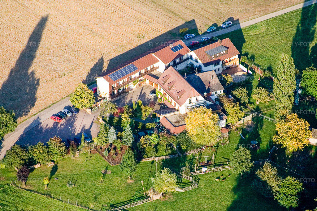 Luftbild: Gästehaus Obermühle im Ortsteil Heuchelheim in Heuchelheim-Klingen im Bundesland Rheinland-Pfalz in Deutschland. Foto: IMG_13718.jpg vom 28.09.2008 durch Werner Riehm/FLY-FOTO.de