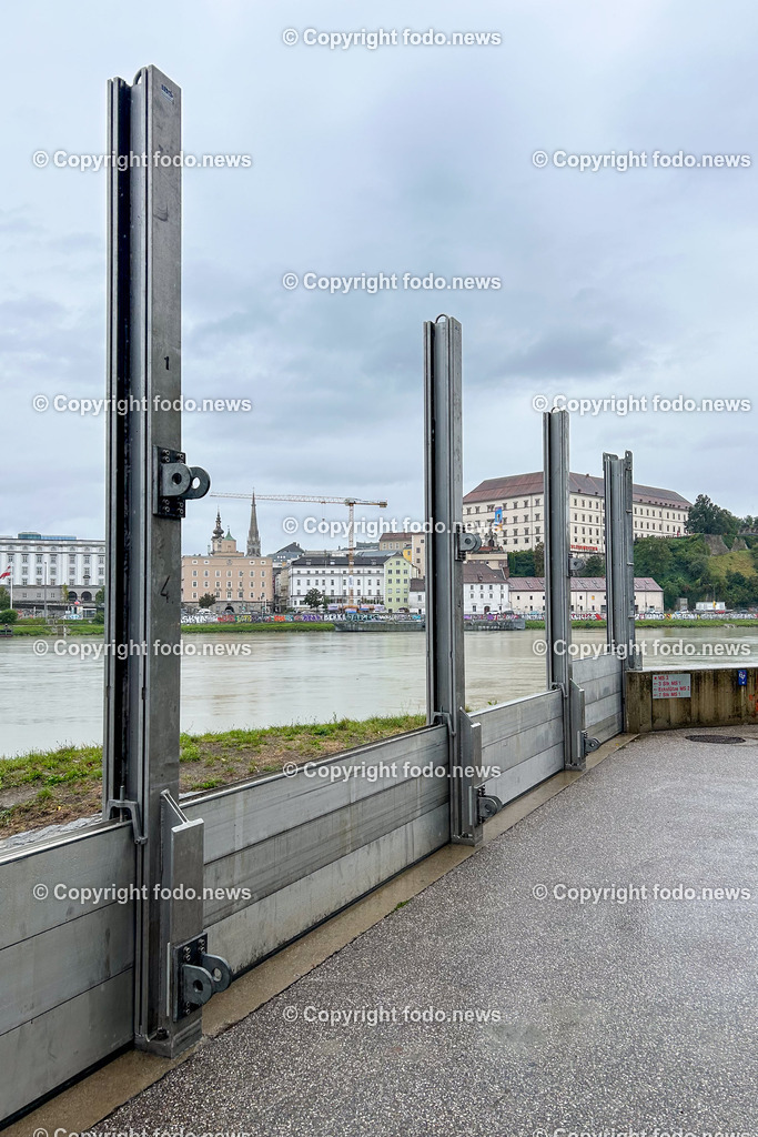 Linz_ Urfahr_ Hochwasserschutz_ 13.09.2024-9 | 13.09.2024, Linz, AUT, Urfahr, Hochwasser, im Bild Vorbereitung Hochwasserschutz Donaulaende Linz Urfahr