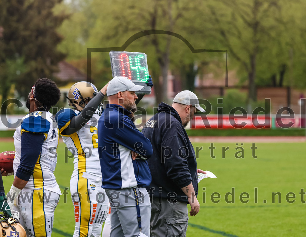 2022-04-30_097_Erding_Bulls_gegen_Regensburg_Phoenix | Erding, Deutschland, 30.04.2022:
Football, Regionalliga 2022, 1. Spieltag, Erding Bulls gegen Regensburg Phoenix

Foto: Christian Riedel / fotografie-riedel.net