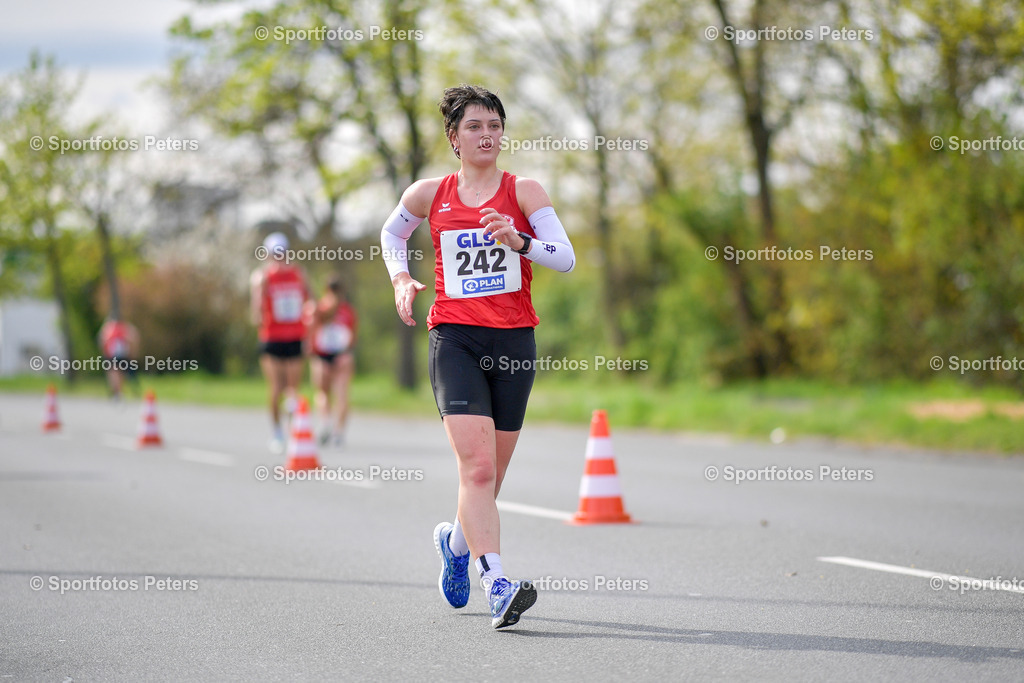 _KP18563_1 | 13.04.2025, xkaix, Leichtathletik Deutsche Meisterschaft 2025, Straßengehen v.l. Lena Sonntag (SC Potsdam) - Realisiert mit Pictrs.com