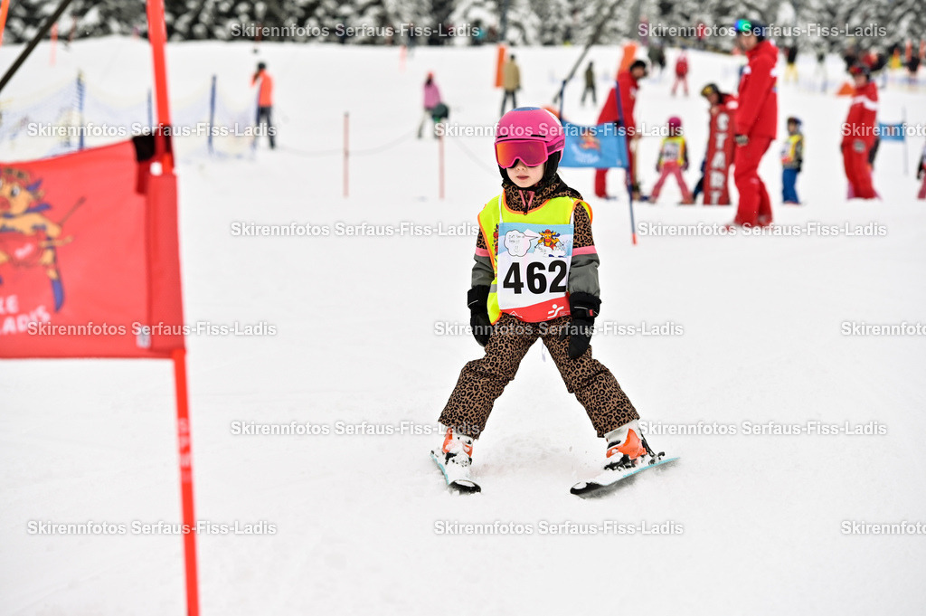 SRF_20.02.2026_0293 | Skirennfotos,Serfaus,Fiss,Ladis,Kinderskirennen,Winter,Tirol,Oberland,skirace,SFL,feelfree,weil wir's genießen,ski,Ski,skifahren,Sonnenplateau, - Realisiert mit Pictrs.com