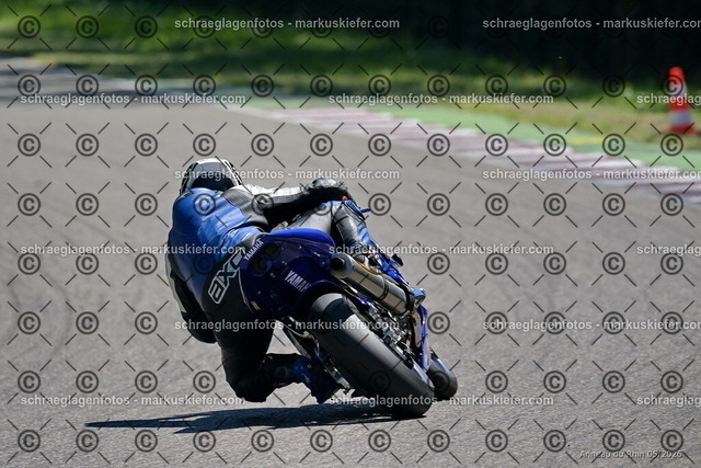 26BT01-1276 | markuskiefer.com - Realisiert mit Pictrs.com