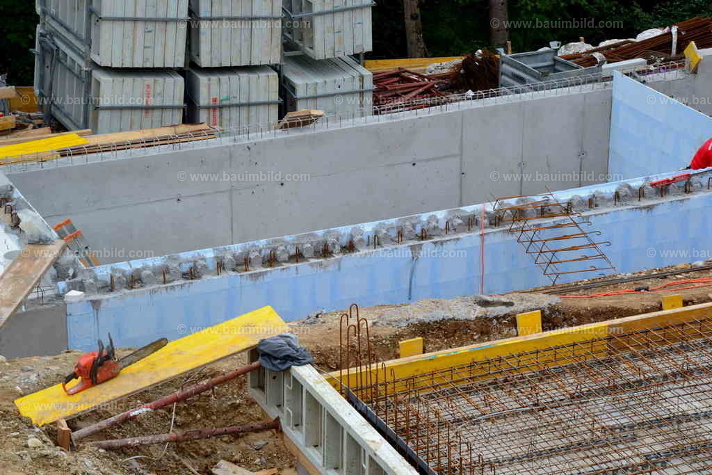 Betonierte Styroporwände Pool | Pool in kombinierter Betonbauweise, aus Ortbetonwänden und  mit Beton verfüllten Schalungssteine aus Styropor