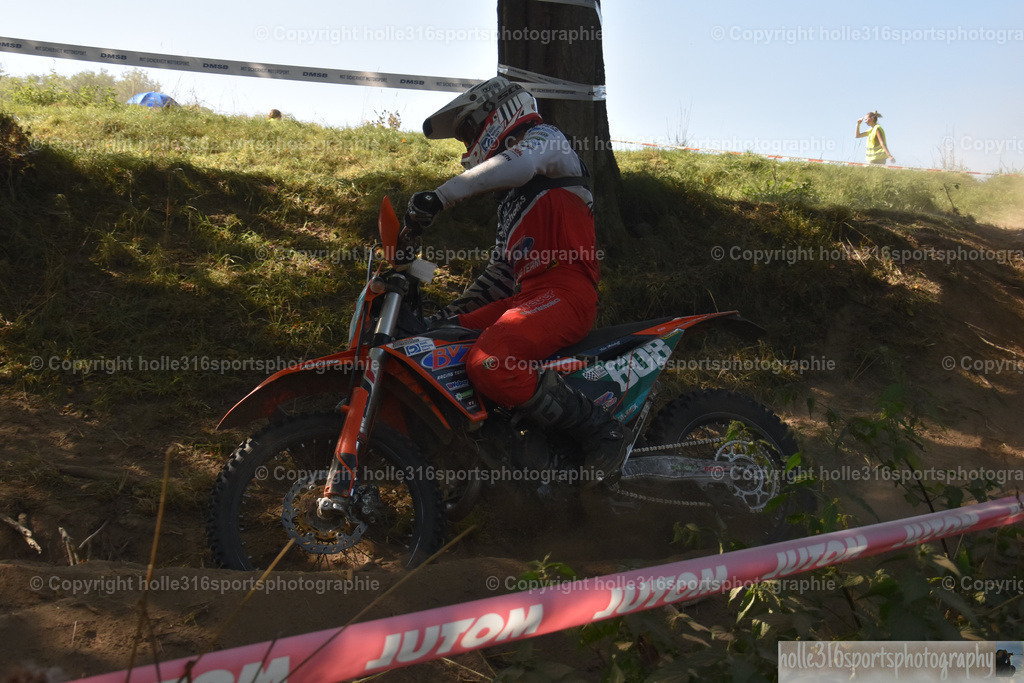 DSC_0225 | Sportfotografie , Motorsport, Motoross, Reitsport, Mointainbike, Enduro,
Landschaft , Outdoor, Eventfotografie, Landschaft, Bilder online bestellen - Realisiert mit Pictrs.com
