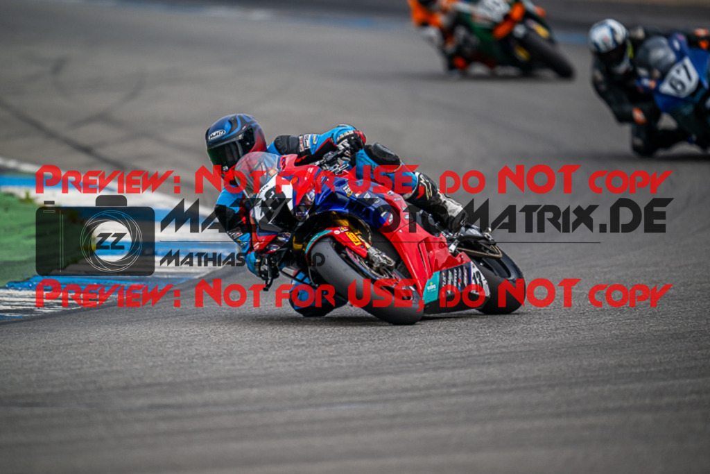 MaZZes_FotoMatrix_220924_0930 | PRO SUPERSTOCK