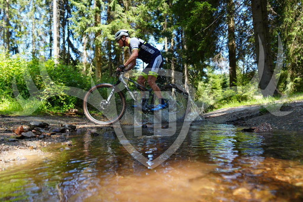 FC604552 | Fotogalerie der Treibjagd im Dunkelwald - Dein MTB Etappenrennen im Erzgebirge - Realisiert mit Pictrs.com