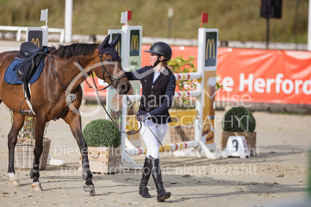 230730_BHO_M1-Spr-303 | Deine schönsten Turniermomente als professionelle Fotos! Entdecke hochwertige Pferdesport-Fotografie im Online-Shop. Jetzt Fotos finden & bestellen!