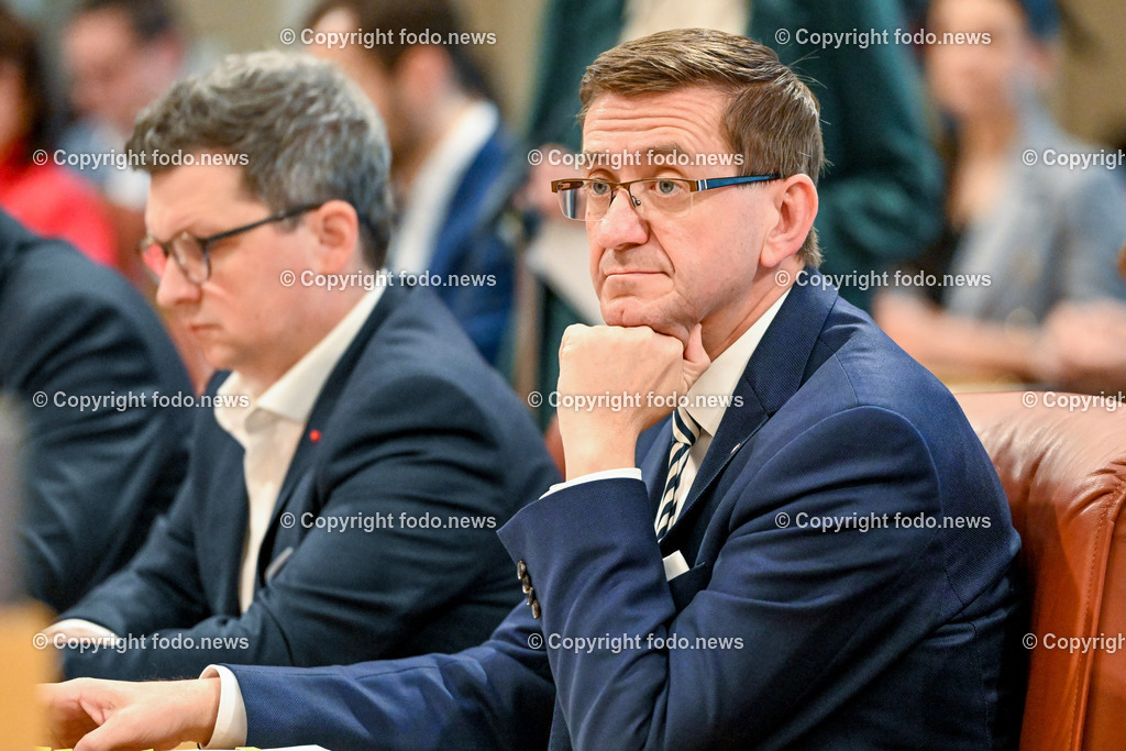 Landhaus Linz_ Promenade_ Landtagssitzung_ 20.04.2023-3 | 20.04.2023, Landhaus Linz AUT, Promenade, Landtagssitzung, im Bild LR Markus Achleitner (VP)