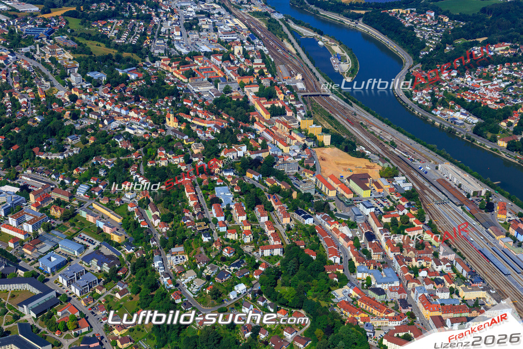 Die Luftaufnahme der Stadt Passau wurde 2017 vom Flugzeug heraus erstellt ( keine Drohne )- hohe Auflösung für beste Qualität