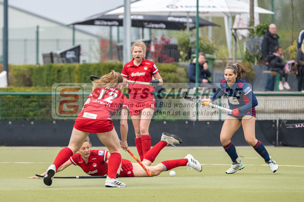 HK_20230416_106975 | 1. Bundesliga Damen Düsseldorfer HC - Rot-Weiss Köln am 16.4.2023 DHC Düsseldorf, Düsseldorf , Clara Ycart ( Düsseldorfer HC #10 ) , Katharina Hüls ( Rot-Weiss Köln #12 )