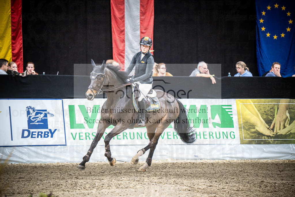 DOS_1849 | Entdecke hochwertige Reitturnierfotos von Foto Oger. Professionell, emotional und authentisch – jetzt Lieblingsmomente im Shop bestellen.Deutschlandweite Turnierfotografie. - Realisiert mit Pictrs.com