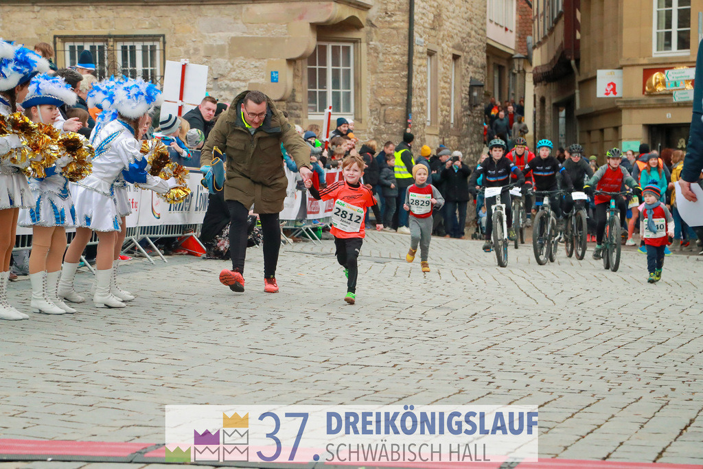 AOK JuniorCup 400m | 3Koenigslauf 2023 - Realisiert mit Pictrs.com