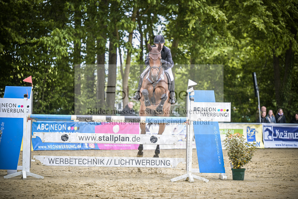 DOS_9953 | Entdecke hochwertige Reitturnierfotos von Foto Oger. Professionell, emotional und authentisch – jetzt Lieblingsmomente im Shop bestellen.Deutschlandweite Turnierfotografie. - Realisiert mit Pictrs.com