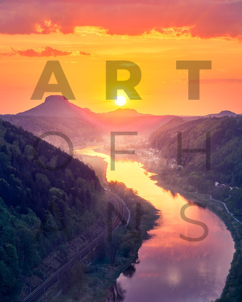 Ein Hans Fineart Original | Entdecke die Kunst von Hans Fineart - Fotografien für dein Zuhause. Verwandle deine Wände mit einzigartigen Kunstwerken und bringe die Schönheit der Welt in dein Leben. Bestelle jetzt und schaffe einen Ort der Inspiration und Eleganz.