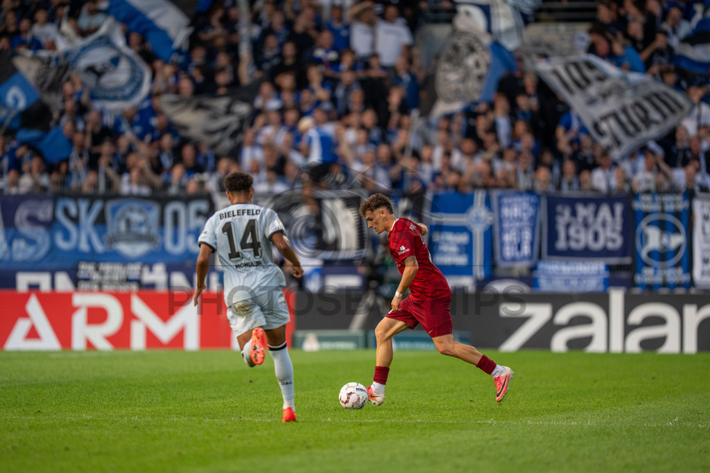 SG Sonnenhof Großaspach vs. Arminia Bielefeld, Fussball, DFB-Pokal, 1. Runde, 22.08.2026 | Luca Molinari (SG Sonnenhof Großaspach, #21),SG Sonnenhof Großaspach vs. Arminia Bielefeld, Fussball, DFB-Pokal, 1. Runde, 22.08.2026,DFB regulations prohibit any use of photographs as image sequences and/or quasi-video