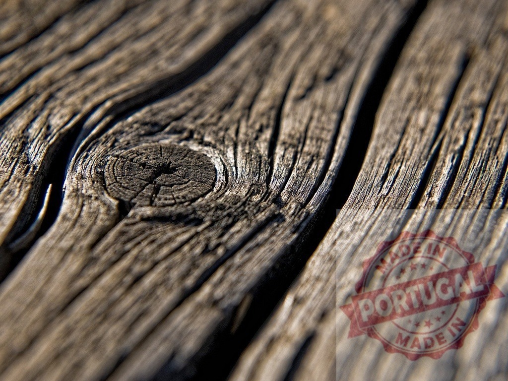 Weathered wood texture showing growth rings and knots | Close-up of weathered wood grain, highlighting its texture, rings, and knots, suitable for backgrounds and design elements - Realisiert mit Pictrs.com