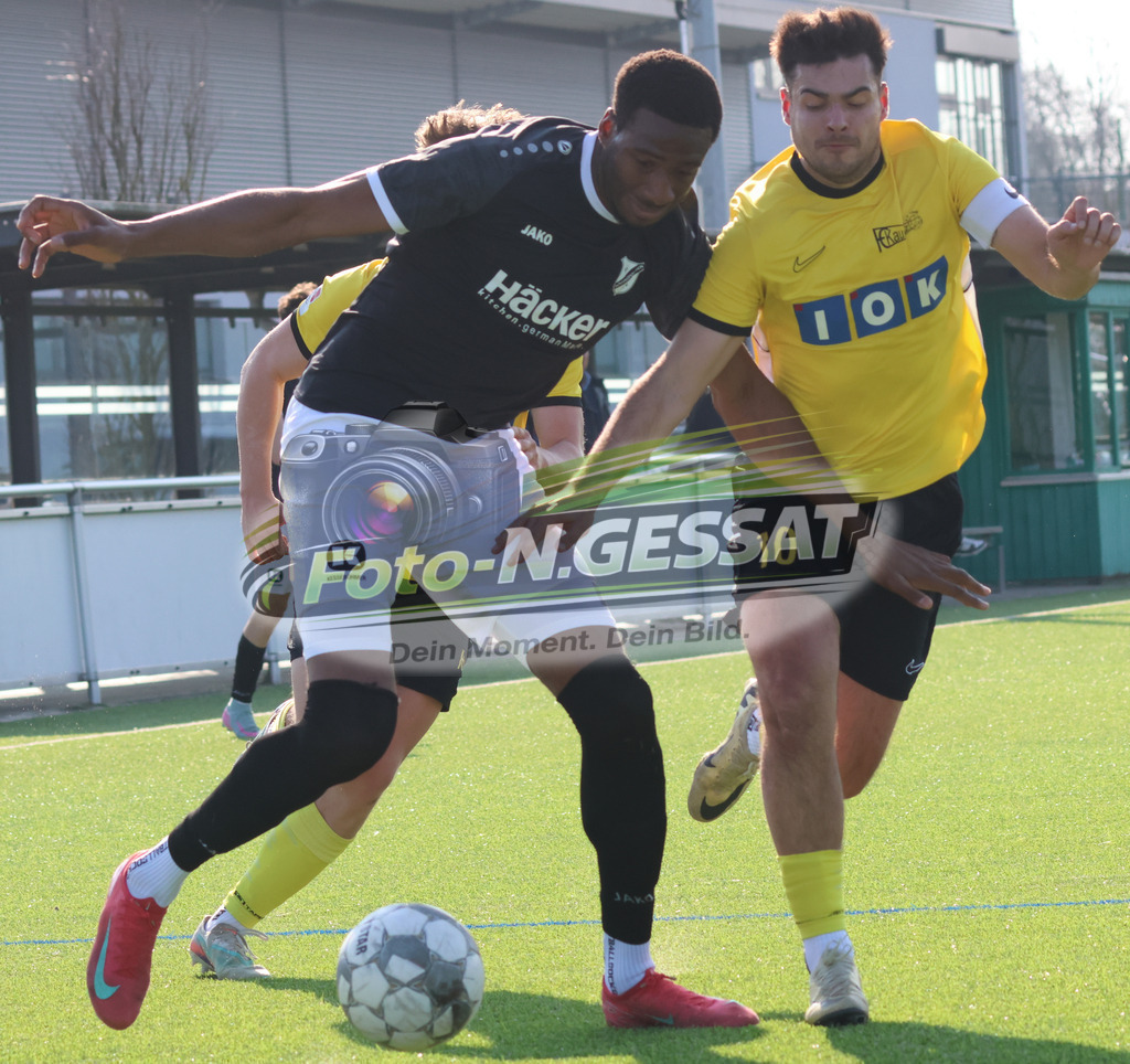 SV Rödinghausen II, FC Kaunitz | Auf dem Bild zu sehen: schwarz SV Rödinghausen II: Cottrell Ezekwem ; gelb FC Kaunitz: Dennis MartensSV Rödinghausen II, FC Kaunitz, Saison 25/26, Westfalenliga, Deutschland - Realisiert mit Pictrs.com