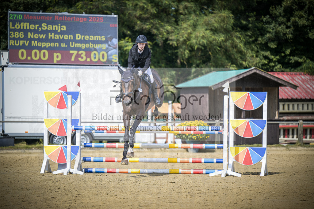 DOS_6167 | Entdecke hochwertige Reitturnierfotos von Foto Oger. Professionell, emotional und authentisch – jetzt Lieblingsmomente im Shop bestellen.Deutschlandweite Turnierfotografie. - Realisiert mit Pictrs.com