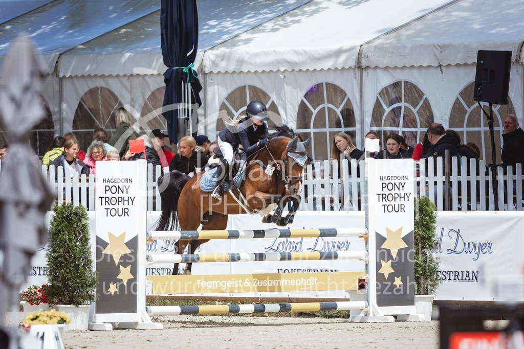 240713_BHO_PonyTrophy-398 | Deine schönsten Turniermomente als professionelle Fotos! Entdecke hochwertige Pferdesport-Fotografie im Online-Shop. Jetzt Fotos finden & bestellen!