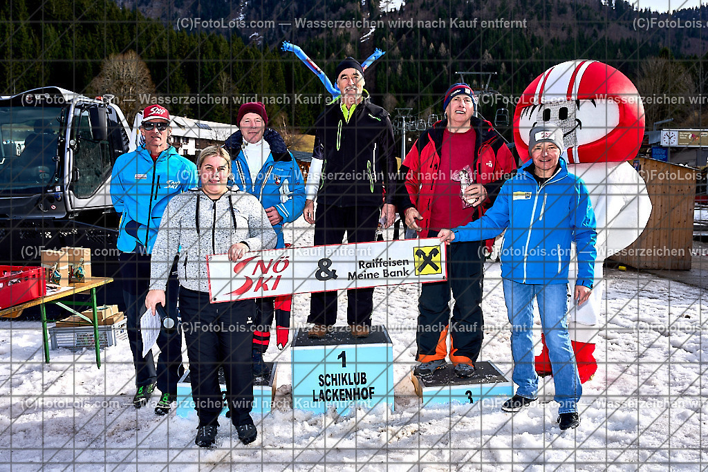 ALP7909_NOe-MASTERS-Cup-RTL_Distelpiste_Siegerehrung mit Helmi | (C)FotoLois.com, Alois Spandl. NÖ MASTERS-Cup Riesentorlauf auf der Distelpiste in Lackenhof, Sa 10. Februar 2024.