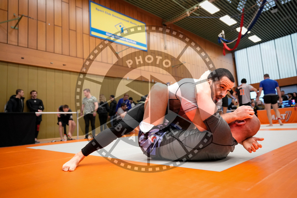 20231125PBB6843 | Fighters compete during the Grappling Industries Jiu-jitsu Championship in Berlin, Germany, on November 25, 2023.