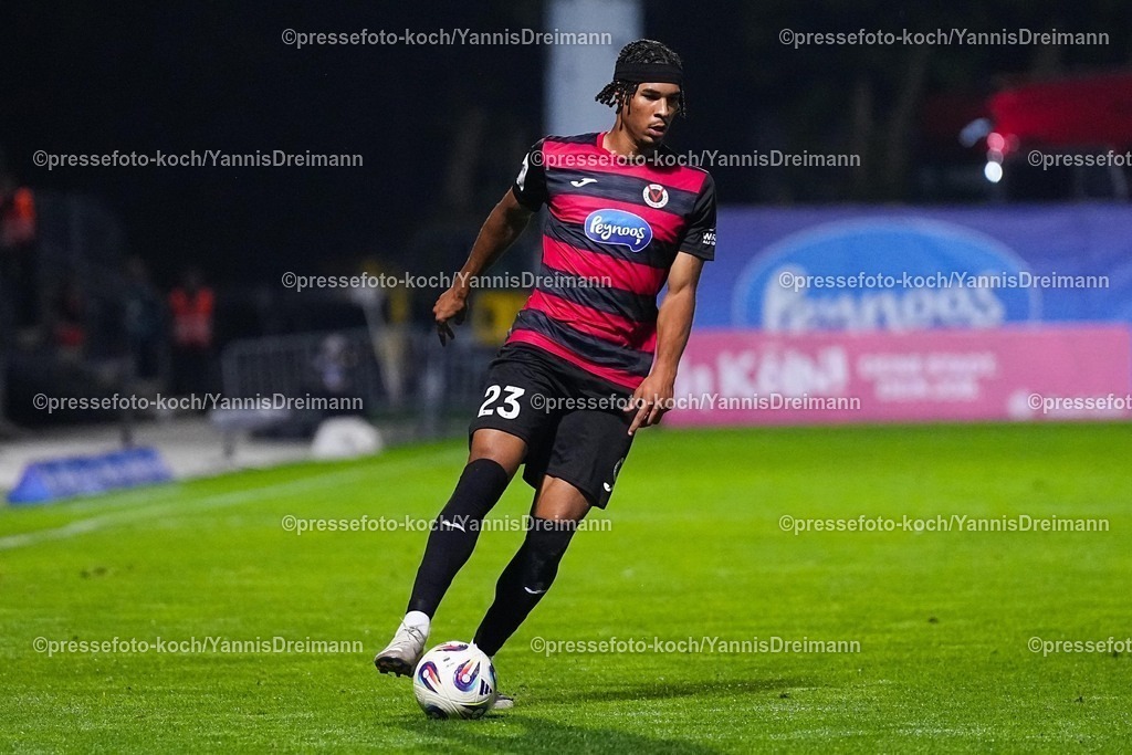 xYDR28092501176 | 28.09.2025, xydrx, Fußball, 3.Liga, Viktoria Köln - VFL Osnabrück, Saison 2025 2026, Sportpark Höhenberg: Benjamin Zank (Viktoria Köln #23)  DFB regulations prohibit any use of photographs as image sequences and or quasi-video.
