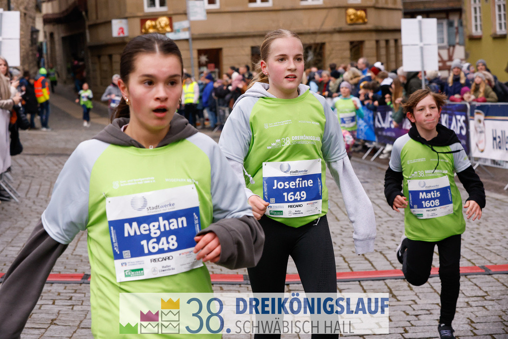 1700m Stadtwerke Jugendlauf | 3 Koenigslauf 2024 1700m Stadtwerke Jugendlauf - Realisiert mit Pictrs.com