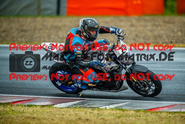 MaZZes_FotoMatrix_220625_6874 | TWINCUP