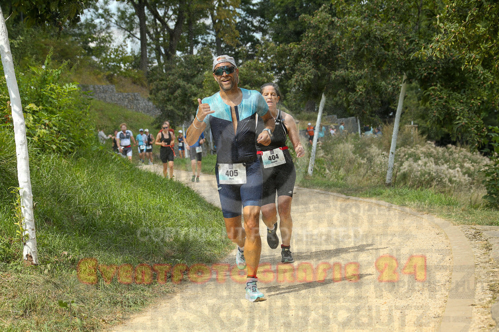 250824_1342_EX1_3311 | Sportfotografie im Rhein-Sieg Kreis, Köln, Bonn, NRW, Rheinland Pfalz, Hessen, etc. Unser Tätigkeitsfeld umfasst den Laufsport vom Volkslauf über den Marathon, Duathlon, Triathon bis zum Ultralauf wie Kölnpfad Ultra oder Schindertrail.
