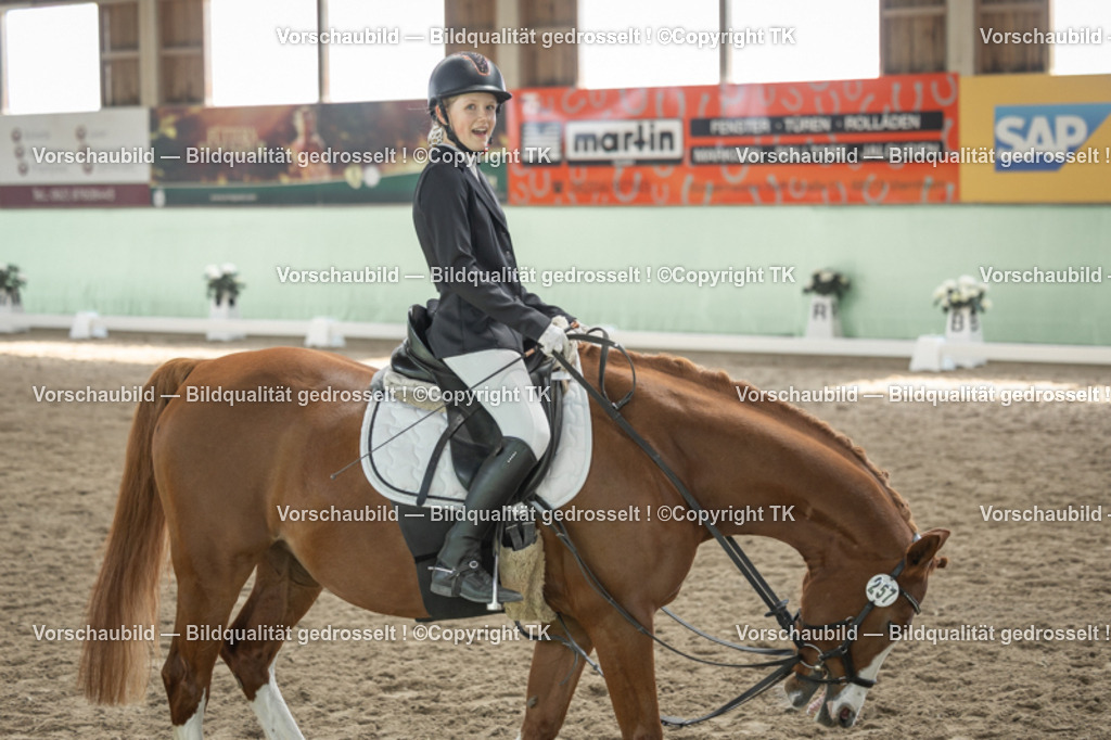 _D5A5563 | Emotionale Pferde- & People-Fotografie rund um Heidelberg, Leimen & Umgebung. Natürliche Fotos von Pferd, Mensch & Familie. Jetzt Termin sichern!