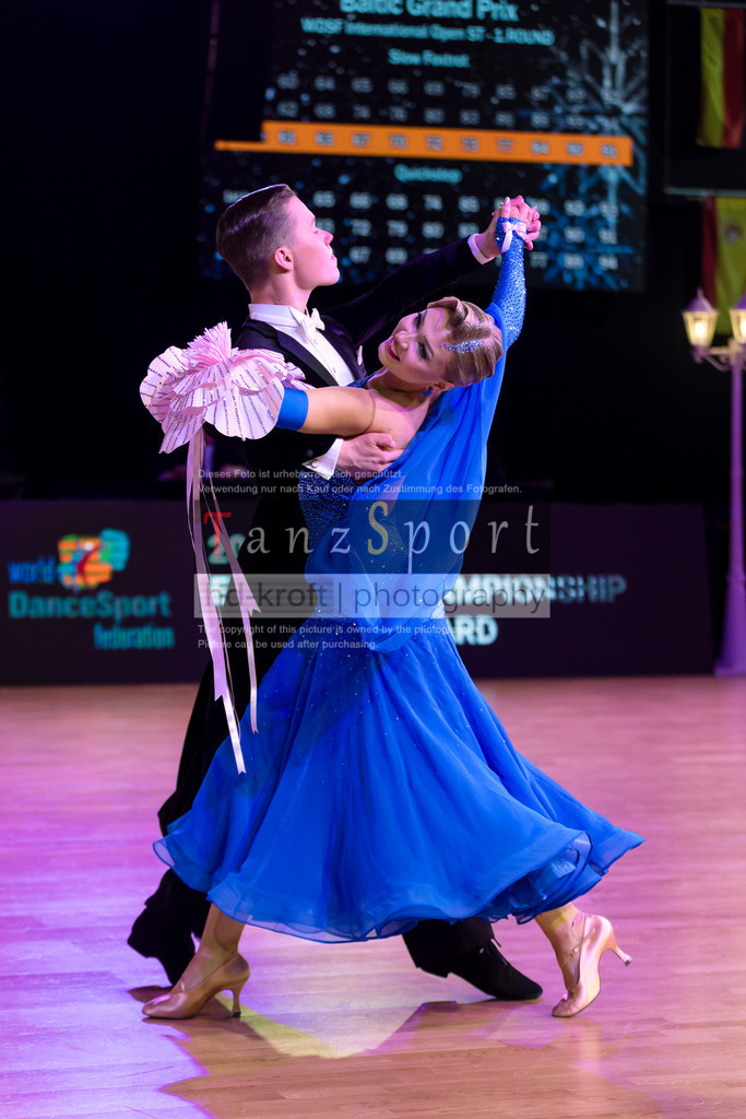 20241215_WDSF_Int_Open_Std-Riga-8914 | Tanzsportbilder, Standardtanz, Lateintanz, WDSF, DTV, LTVB, dancecomp, goc, hessen tanzt, blaues band der spree, walzer, tango, wiener walzer, slowfox, quickstepp, samba, rumba, cha-cha-cha, paso doble. jive, hd-kroft photography, turniertanzsport