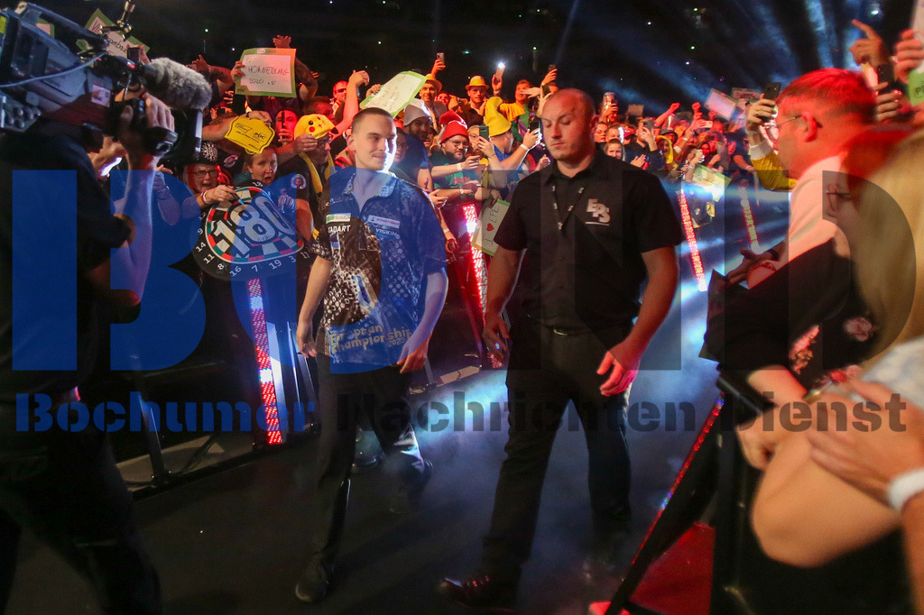  28.10.2023 - 
 | Sebastian Sendlak / Bochumer Nachrichtendienst (BOND) - PDC European Darts Championship: Achtelfinale - Realisiert mit Pictrs.com