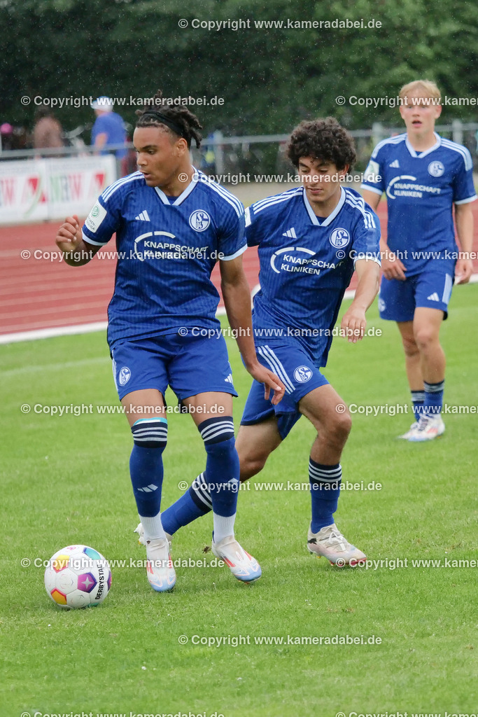Fußball : Testspiel : SuS 09 Dinslaken - Schalke 04 U 19 am 25.07.2024 | Foto : Jochen Emde / www.kameradabei.de - Realisiert mit Pictrs.com