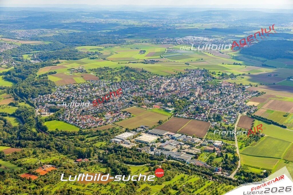 Luftaufnahme von Erdmannhausen - Die Luftaufnahme wurde 2025 vom UL-Flugzeug heraus erstellt ( keine Drohne ) - Hochauflösende Luftaufnahme - für professionelle Ausdrucke geeignet. Die Geschenkidee !Mit Lizenz und Bildrechte bestellbar