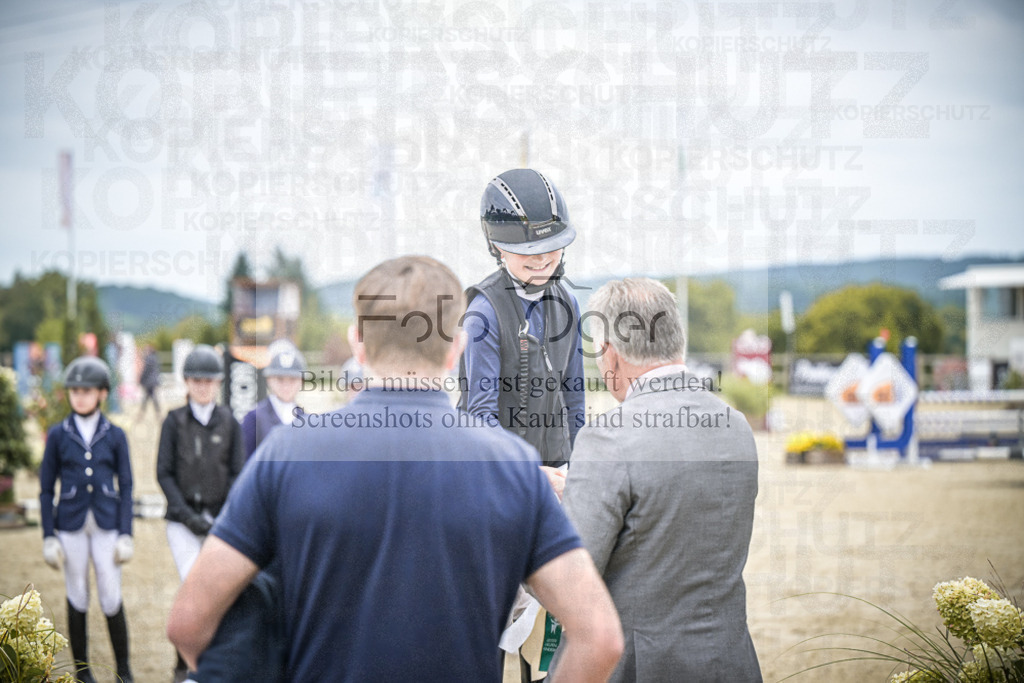 DOS_0011 | Entdecke hochwertige Reitturnierfotos von Foto Oger. Professionell, emotional und authentisch – jetzt Lieblingsmomente im Shop bestellen.Deutschlandweite Turnierfotografie. - Realisiert mit Pictrs.com