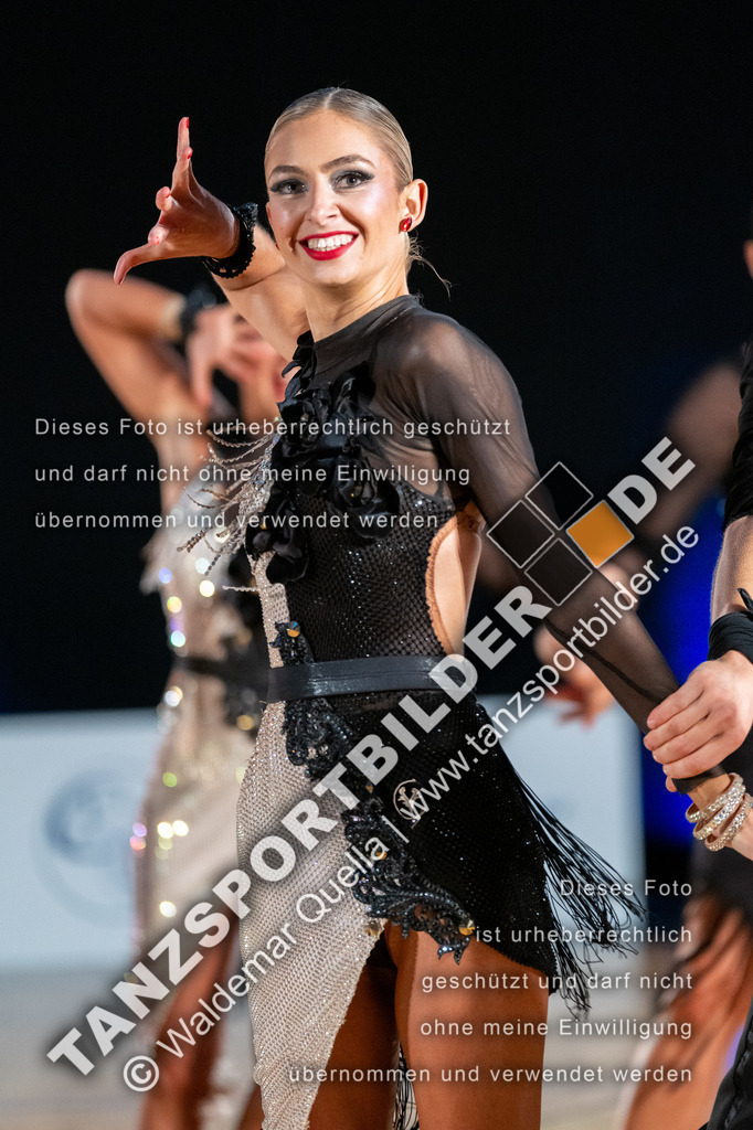 20250503-10234 | Hier finden Sie Tanz Bilder vom Latein und Standard Formationen tanzen. Sportbilder vom Tanzsport. Schöne Fotos und von Weltmeisterschaft, Europameisterschaft, Bundesliga, Regionalliga, Oberliga und Landesliga sowie von GOC Stuttgart, DanceComp, WM Bremen