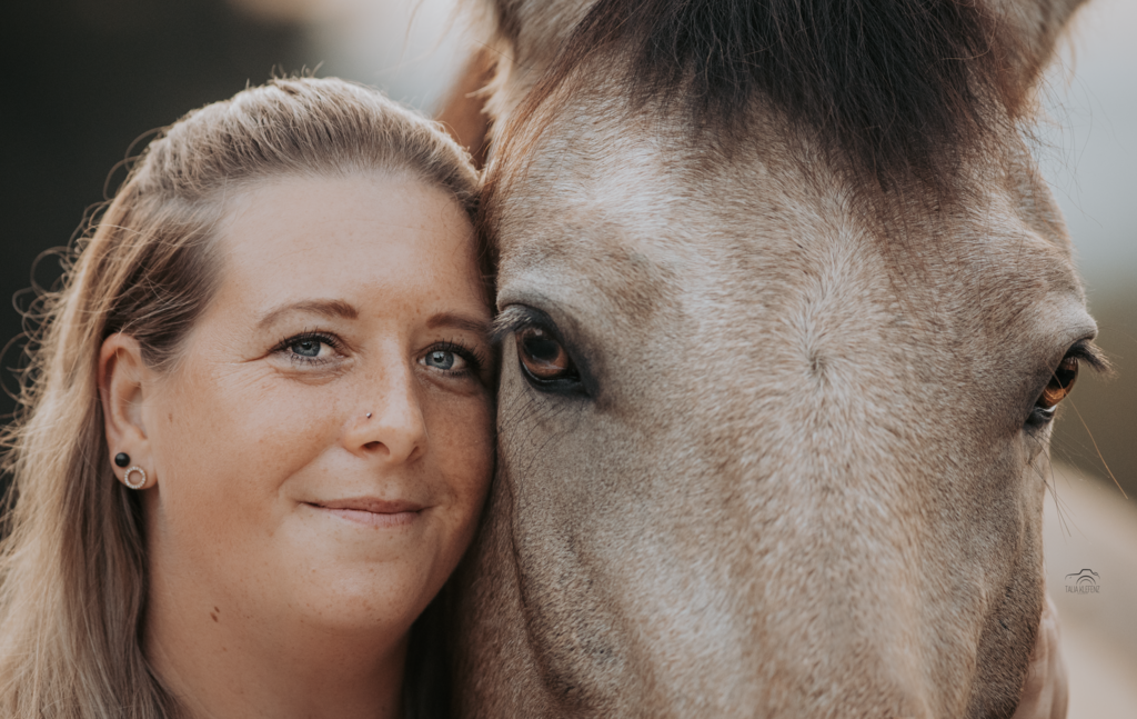 _D5A5998-1 | Emotionale Pferde- & People-Fotografie rund um Heidelberg, Leimen & Umgebung. Natürliche Fotos von Pferd, Mensch & Familie. Jetzt Termin sichern!
