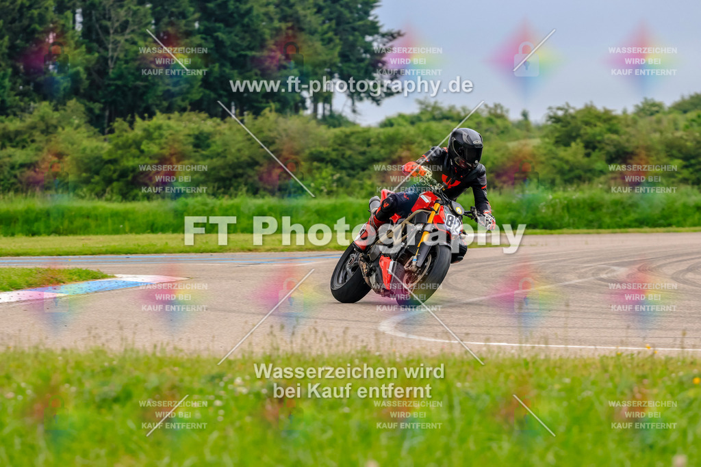 MotoTeam-7987 | Hier findet Ihr Bilder von Touristenfahrten auf der Nürburgring Nordschleife oder von anderen Veranstaltungen die ich besucht habe. Viel Spass beim Durch Schauen 