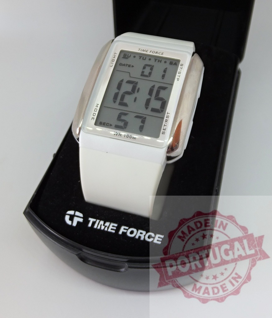 Time Force digital watch with white rubber strap | Time Force digital watch displaying time and date in a black presentation box - Realisiert mit Pictrs.com
