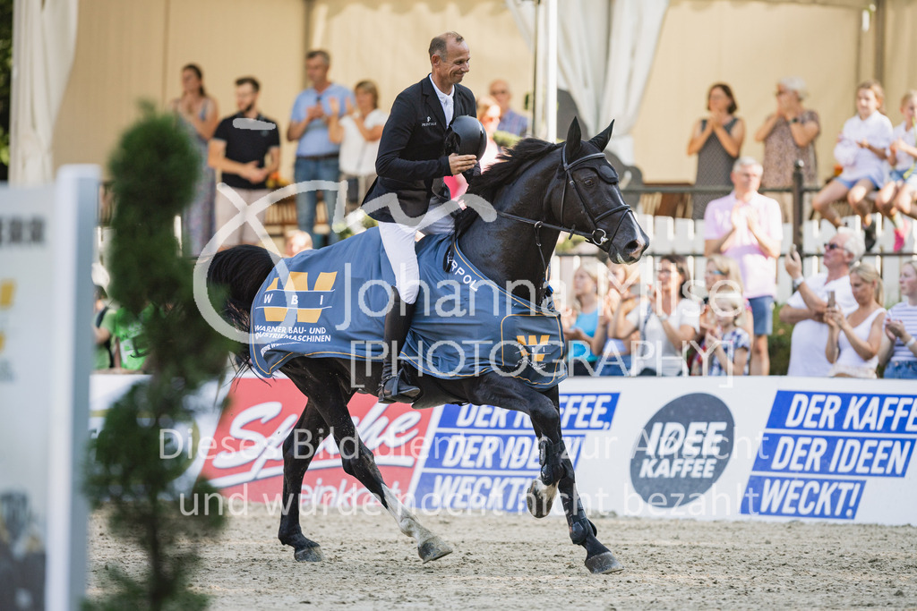 230910_OWLCh_GroßerPreis-699 | Deine schönsten Turniermomente als professionelle Fotos! Entdecke hochwertige Pferdesport-Fotografie im Online-Shop. Jetzt Fotos finden & bestellen!