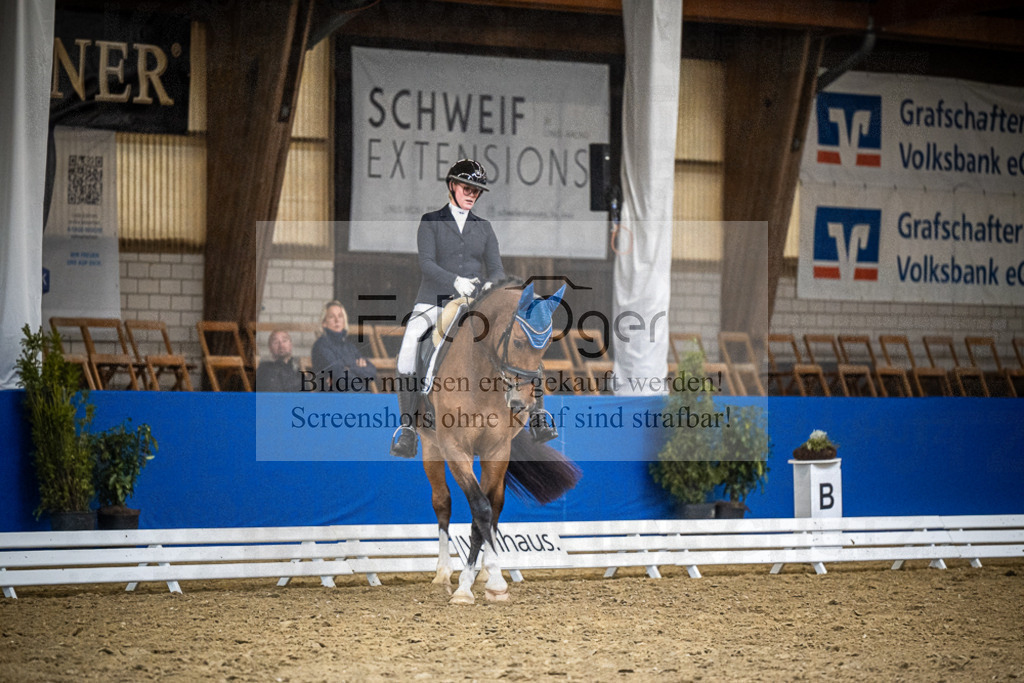 DOS_2388 | Entdecke hochwertige Reitturnierfotos von Foto Oger. Professionell, emotional und authentisch – jetzt Lieblingsmomente im Shop bestellen.Deutschlandweite Turnierfotografie. - Realisiert mit Pictrs.com