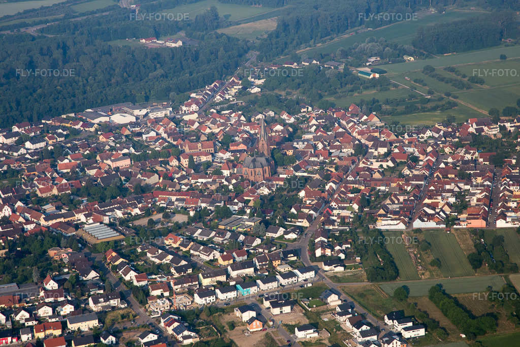 Luftbild: Ortsansicht von Nordosten im Ortsteil Rheinsheim in Philippsburg im Bundesland Baden-Württemberg in Deutschland. Foto: IMG_080530.jpg vom 12.06.2015 durch Werner Riehm/FLY-FOTO.de